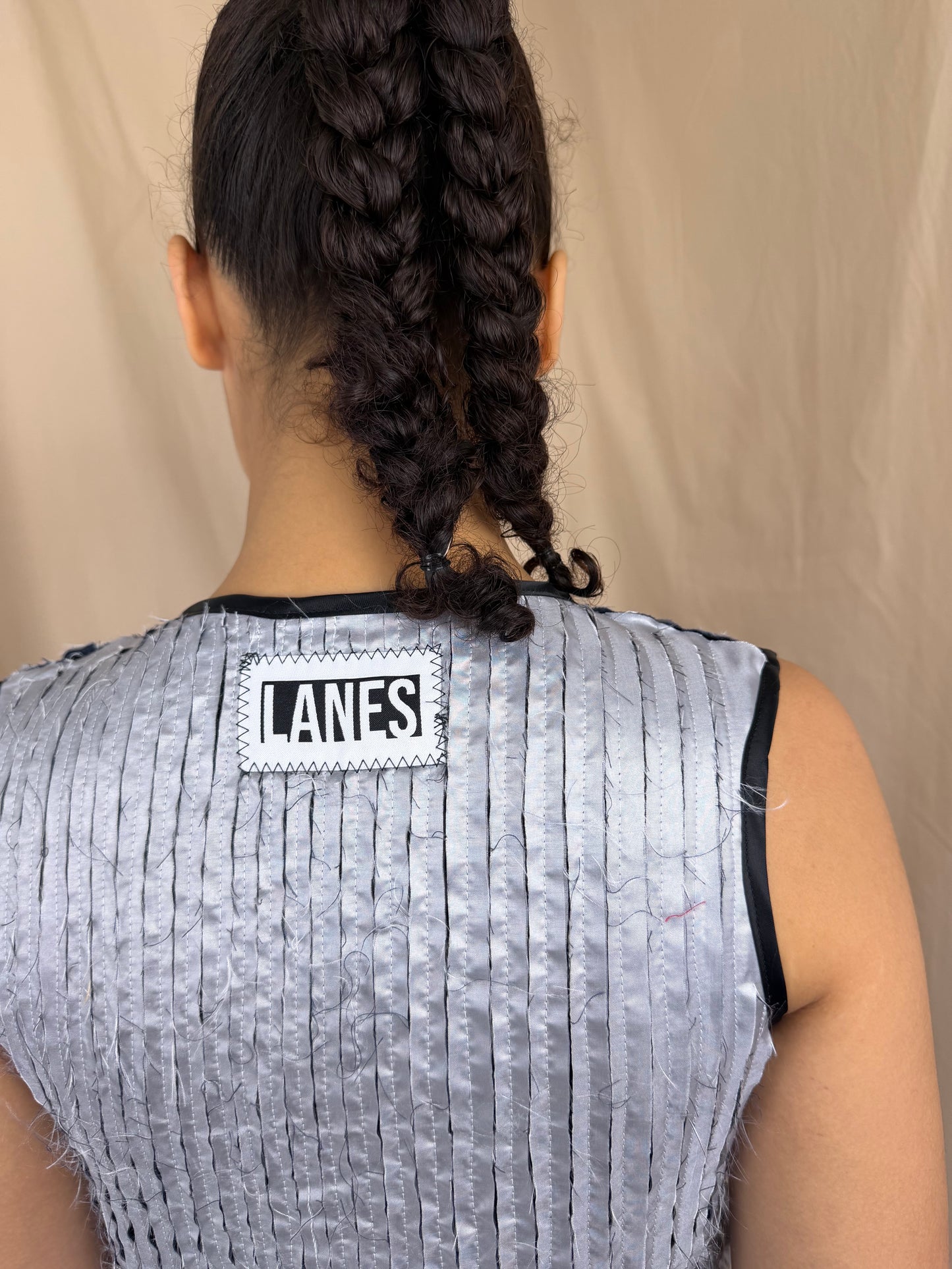 Pleat Fray Zip Top Silver