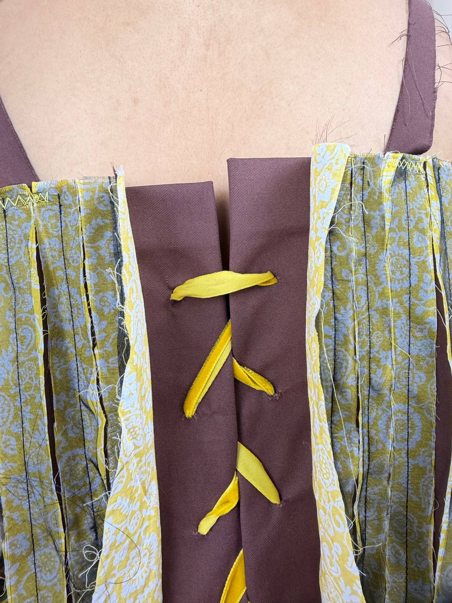 Pleat Fray Top in Yellow Pattern