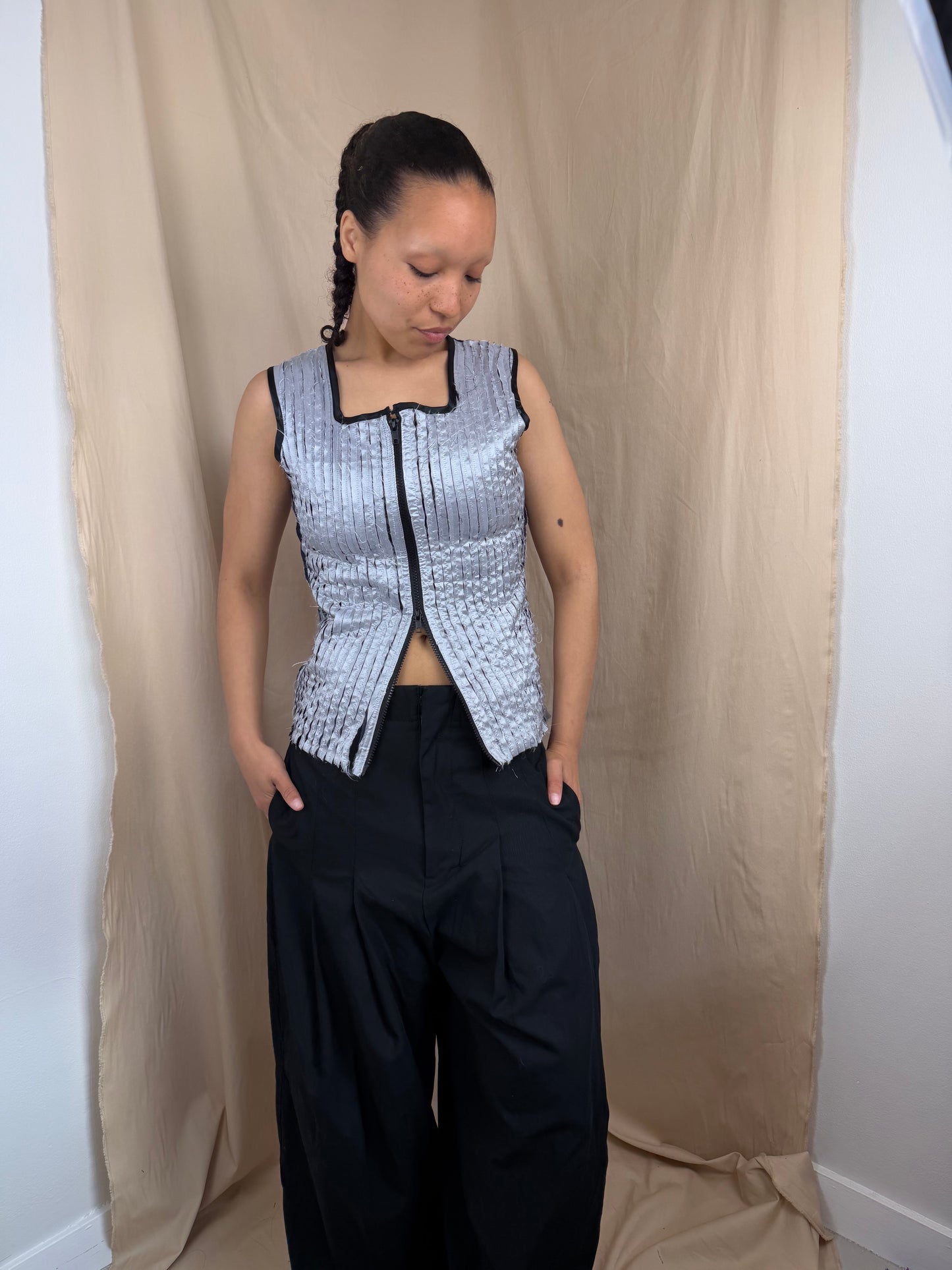 Pleat Fray Zip Top Silver