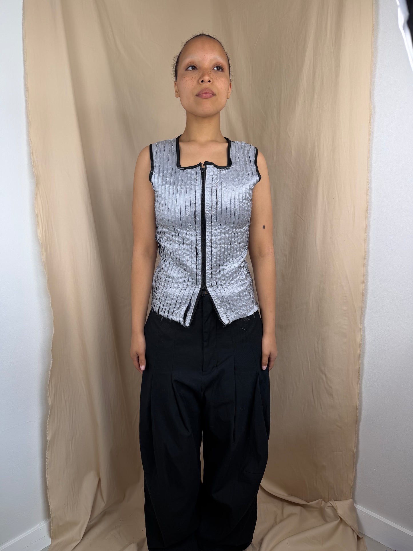 Pleat Fray Zip Top Silver