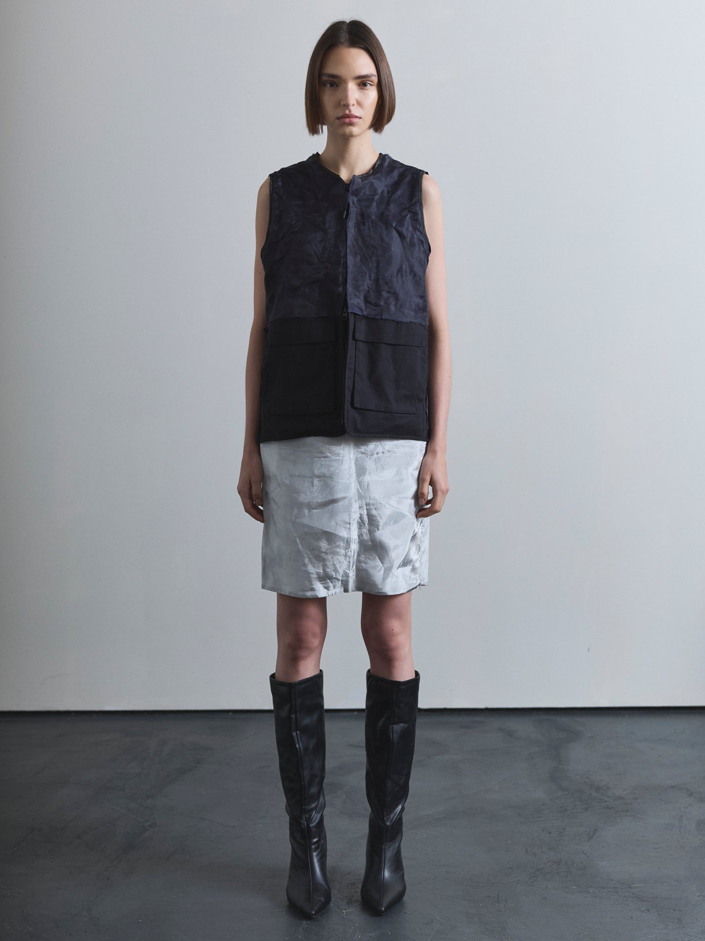 Pleat Fray Zip Vest
