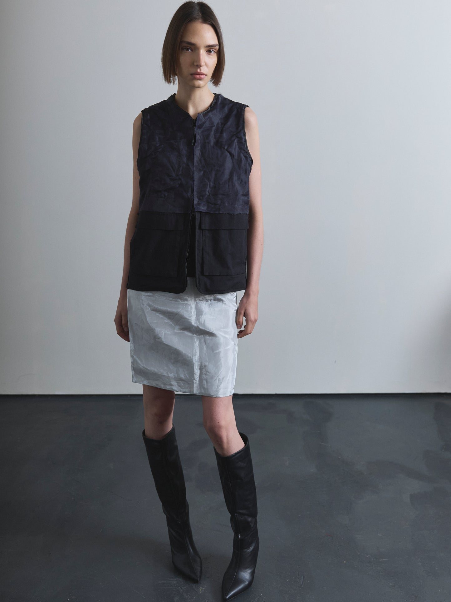 Pleat Fray Zip Vest