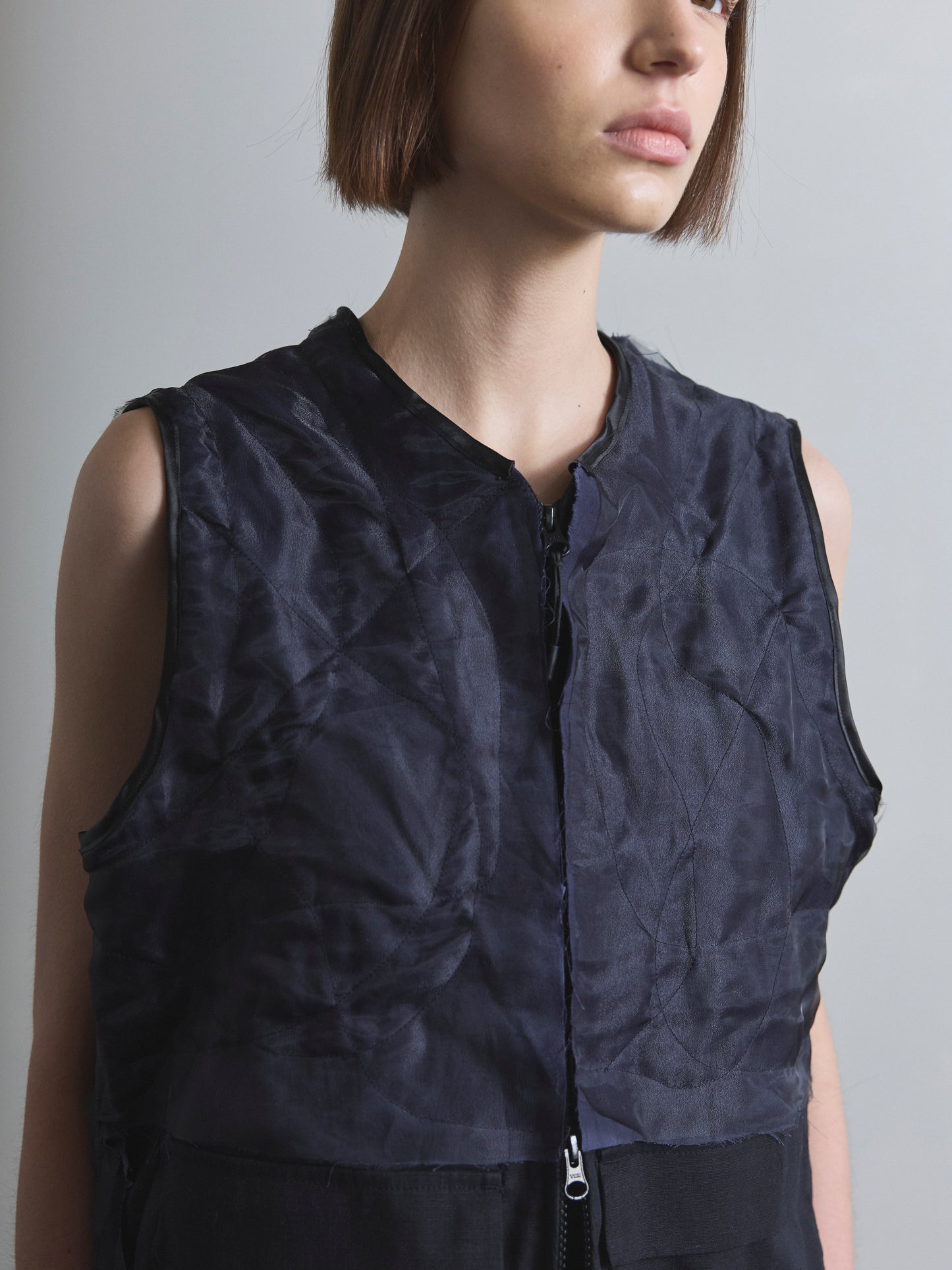 Pleat Fray Zip Vest